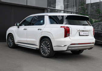 Подержанный автомобиль Hyundai Palisade 2023 года (6 фото)