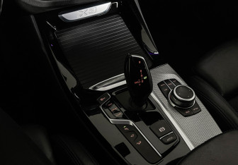 Подержанный автомобиль BMW X3 2020 года (18 фото)
