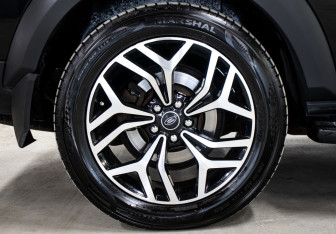 Подержанный автомобиль Land Rover Discovery 2014 года (24 фото)