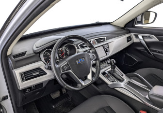 Подержанный автомобиль Geely Atlas 2018 года (15 фото)