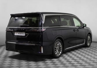 Подержанный автомобиль Voyah Dream 2023 года (5 фото)