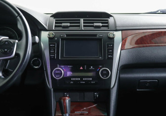 Подержанный автомобиль Toyota Camry Sedan 2013 года (8 фото)