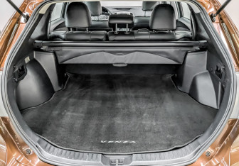 Подержанный автомобиль Toyota Venza 2014 года (10 фото)