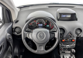 Подержанный автомобиль Renault Koleos 2013 года (21 фото)