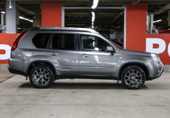 Подержанный автомобиль Nissan X-Trail 2011 года (4 фото)