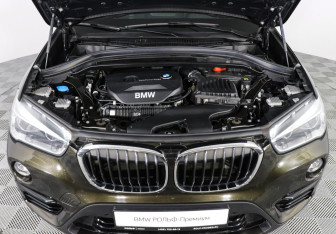 Подержанный автомобиль BMW X1 2017 года (9 фото)