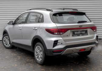 Подержанный автомобиль Kia Rio Hatchback 2021 года (7 фото)