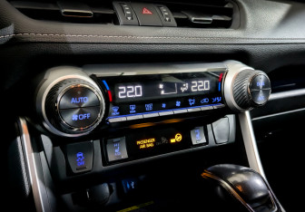 Подержанный автомобиль Toyota RAV4 2020 года (29 фото)