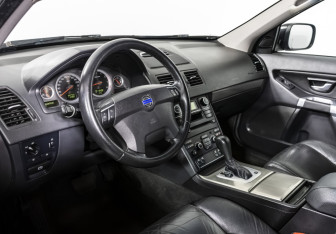 Подержанный автомобиль Volvo XC90 2011 года (11 фото)
