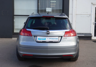 Подержанный автомобиль Opel Insignia Wagon 2012 года (6 фото)
