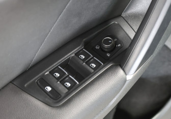 Подержанный автомобиль Volkswagen Tiguan 2018 года (19 фото)