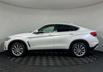Подержанный автомобиль BMW X6 2016 года (5 фото)