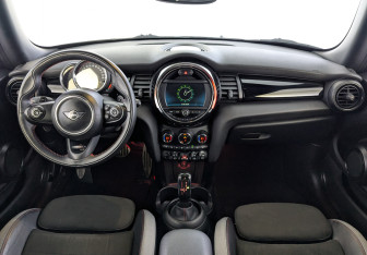 Подержанный автомобиль MINI Hatch 2020 года (14 фото)