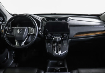 Подержанный автомобиль Honda CR-V 2017 года (8 фото)