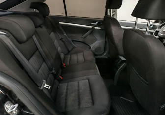 Подержанный автомобиль Skoda Octavia Liftback 2013 года (13 фото)