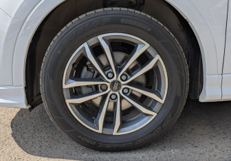 Подержанный автомобиль Audi Q3 2023 года (12 фото)