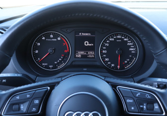 Подержанный автомобиль Audi A3 Sedan 2019 года (11 фото)