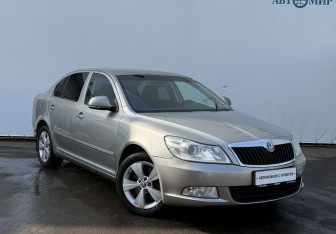 Подержанный автомобиль Skoda Octavia Liftback 2012 года (3 фото)