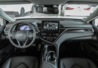 Новый Toyota Camry Sedan 2024 (8 фото)