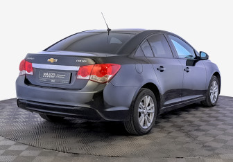 Подержанный автомобиль Chevrolet Cruze Sedan 2014 года (5 фото)