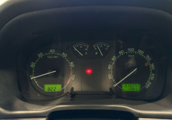 Подержанный автомобиль Skoda Octavia Liftback 2002 года (18 фото)