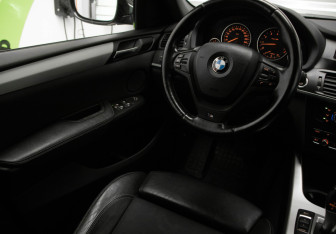 Подержанный автомобиль BMW X3 2012 года (16 фото)