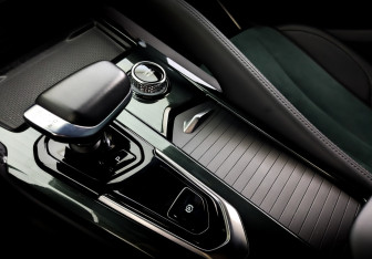 Подержанный автомобиль Geely Monjaro 2023 года (28 фото)