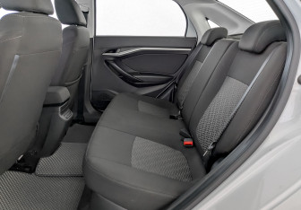 Подержанный автомобиль LADA (ВАЗ) Vesta Sedan 2019 года (12 фото)