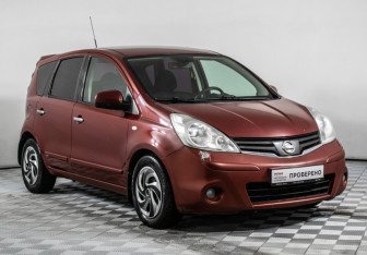 Подержанный автомобиль Nissan Note 2011 года (3 фото)