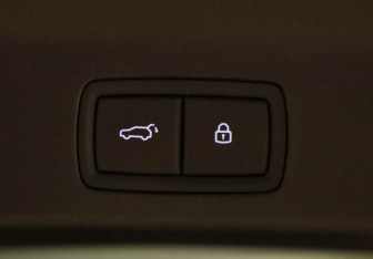 Подержанный автомобиль LiXiang L9 2024 года (23 фото)