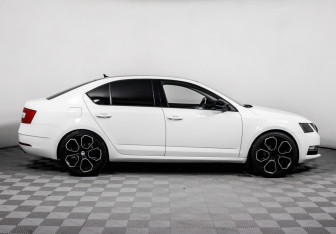 Подержанный автомобиль Skoda Octavia Liftback 2017 года (4 фото)