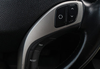 Подержанный автомобиль Hyundai i30 Hatchback 2012 года (17 фото)