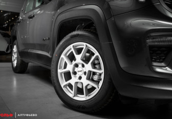 Новый Jeep Renegade 2025 (7 фото)
