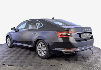 Подержанный автомобиль Skoda Superb Liftback 2020 года (7 фото)