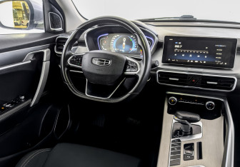 Подержанный автомобиль Geely Coolray 2022 года (26 фото)