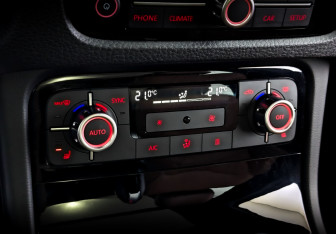 Подержанный автомобиль Volkswagen Touareg 2014 года (29 фото)