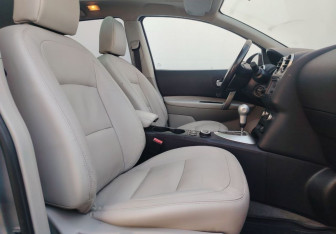 Подержанный автомобиль Nissan Qashqai+2 2010 года (10 фото)