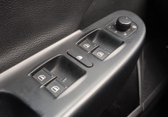 Подержанный автомобиль Volkswagen Passat Sedan 2009 года (14 фото)