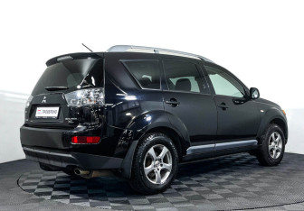 Подержанный автомобиль Mitsubishi Outlander 2008 года (5 фото)