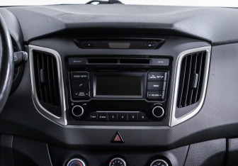 Подержанный автомобиль Hyundai Creta 2019 года (8 фото)