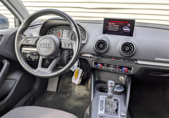 Подержанный автомобиль Audi A3 Sedan 2017 года (27 фото)