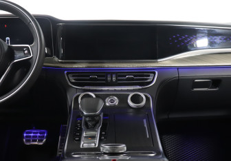 Подержанный автомобиль Hongqi H9 2024 года (14 фото)