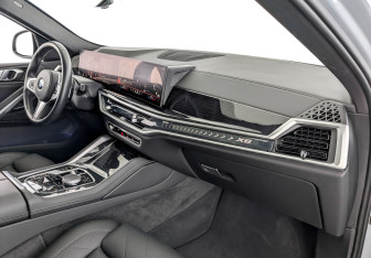 Подержанный автомобиль BMW X6 2024 года (11 фото)