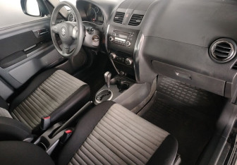 Подержанный автомобиль Suzuki SX4 Hatchback 2010 года (12 фото)