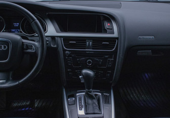 Подержанный автомобиль Audi A5 Liftback 2011 года (14 фото)