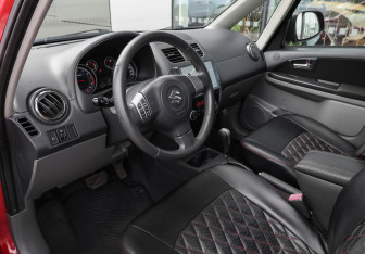 Подержанный автомобиль Suzuki SX4 Hatchback 2011 года (16 фото)