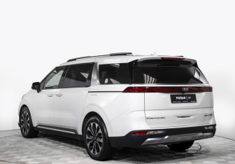 Подержанный автомобиль Kia Carnival 2020 года (7 фото)