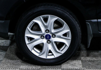 Подержанный автомобиль Ford EcoSport 2015 года (5 фото)