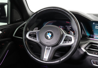 Подержанный автомобиль BMW X5 2019 года (13 фото)