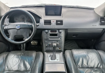Подержанный автомобиль Volvo XC90 2004 года (11 фото)